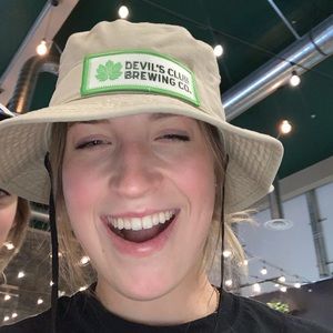 Meet your Posher, Leah